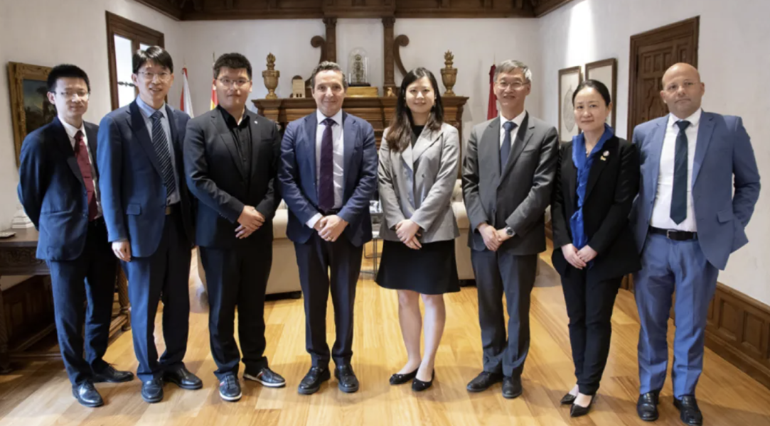 清安要闻｜清安受邀参加萨拉曼卡大学与中国驻西大使会谈，共话绿色能源合作